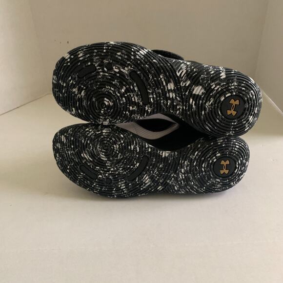 Under Armour GS Zone BB 2 Boy's Size 5Y Sneaker Shoes White/Black NIB Brand New - Picture 6 of 14